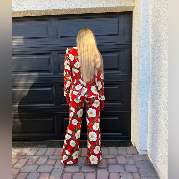 244 ‘Carmen’ Floral Red Women's Suit With Gold Buttons - Picture 10 of 12